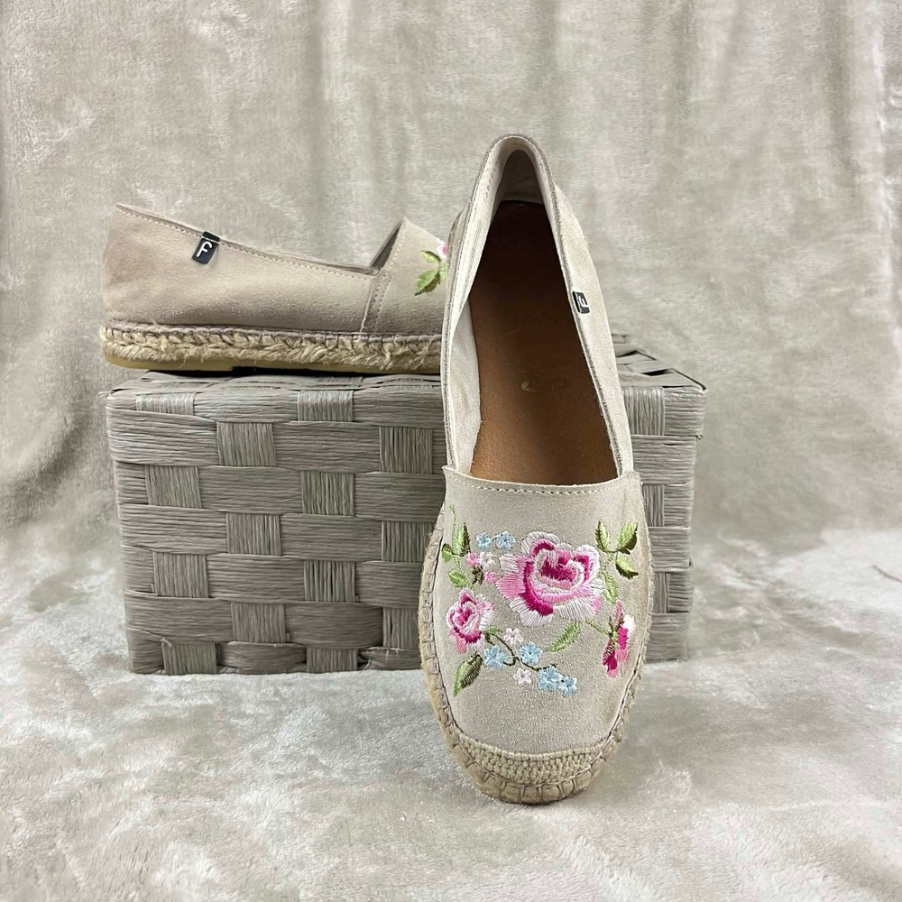Fabiolas Tan Suede Floral Embroidered Espadrille Flats Made in Spain Size 37